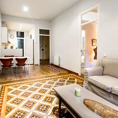 Cosy Comfortable 1 Bed With Terrace In Eixample