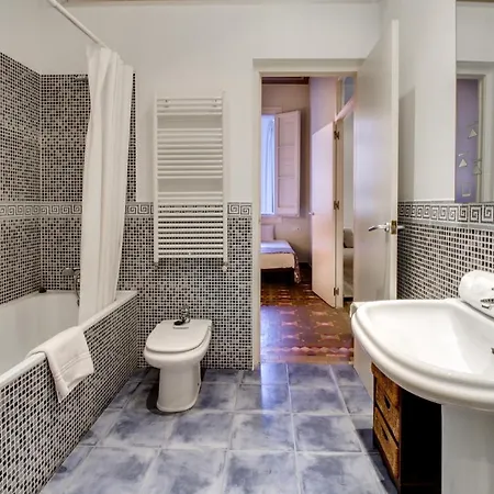 Apartment Cosy Comfortable 1 Bed With Terrace In Eixample