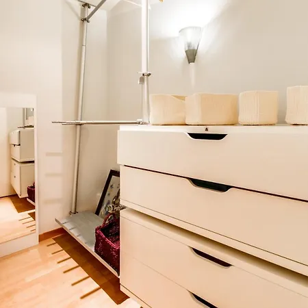 Apartment Cosy Comfortable 1 Bed With Terrace In Eixample Barcelona